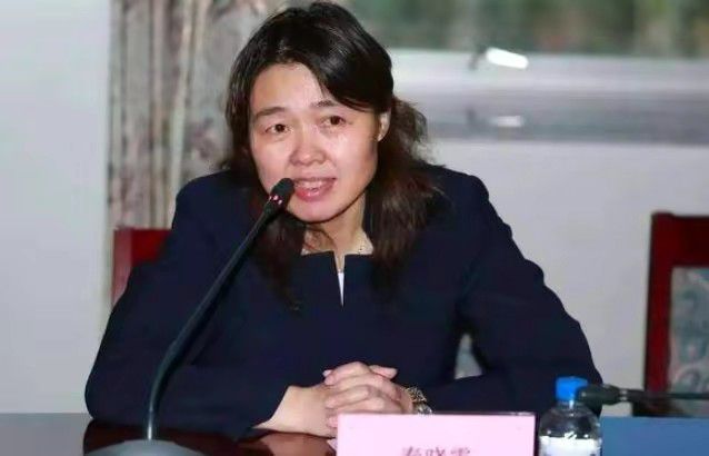 杜兰特关键时刻隔扣加福德打成2+1制胜得到28分、5个篮板和5次助攻，布克得到27分和8次助攻，他们率队末节上演翻盘好戏，太阳队在主场以112-108逆转战胜华盛顿奇才队（4胜21负）。
